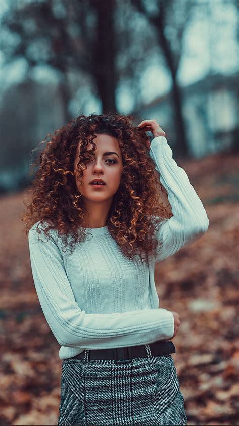 Curly Women Hairstyles 