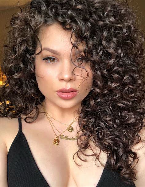 Curly Women Hairstyles 