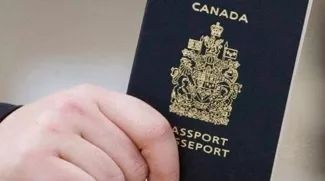 加拿大政府于2017年推行政策对本国中性国民的护照及及其他证件中设立性别标志“X”