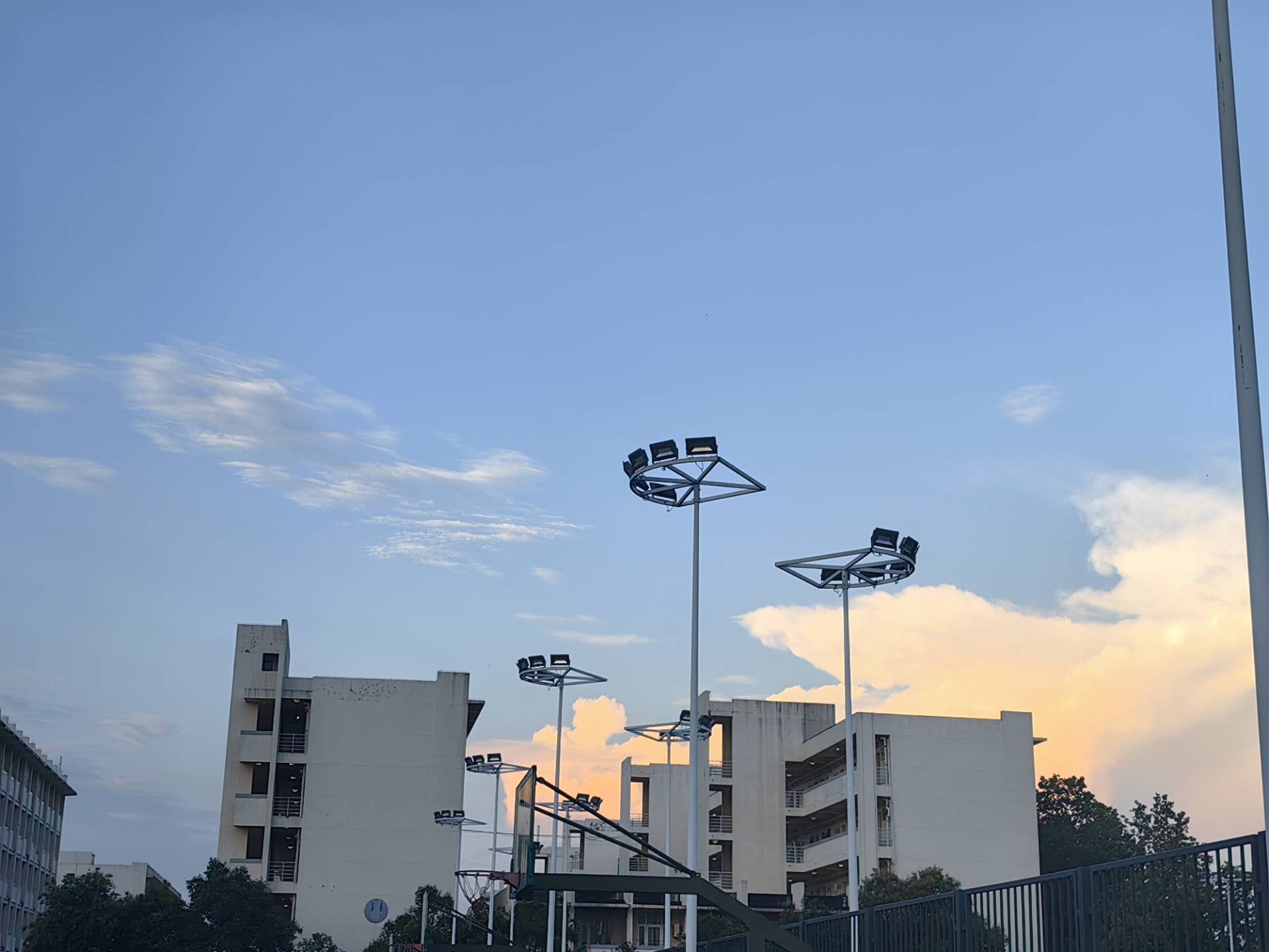 利用极深残差通道注意网络的图像超分辨率(RCAN)