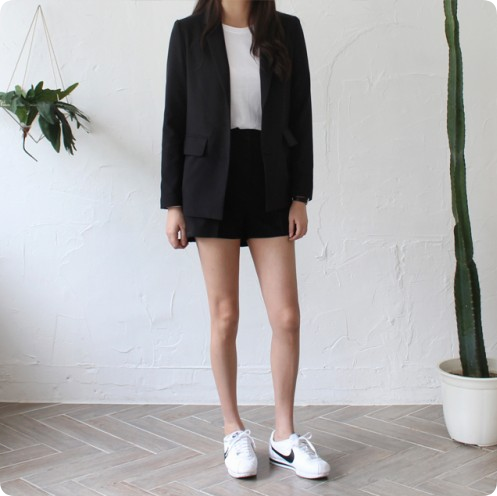 베이지 컬러 셋업 착용샷