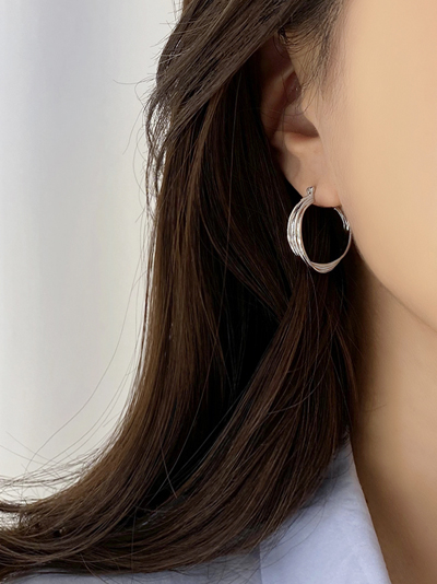 (무배/은침) 볼드 4라인 커브 꼬임 원터치 링귀걸이