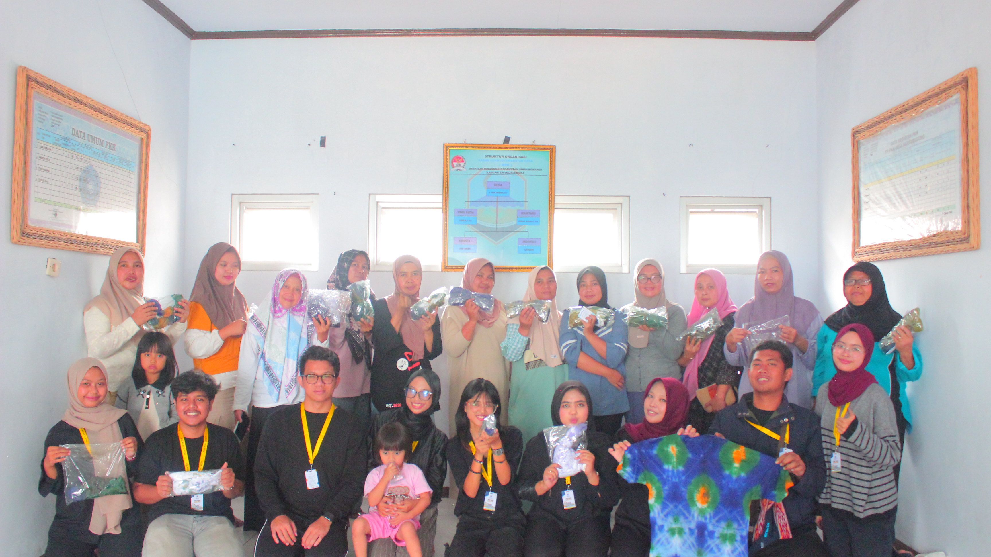 Alam Warna: Sosialisasi Batik Celup Bahan Alami