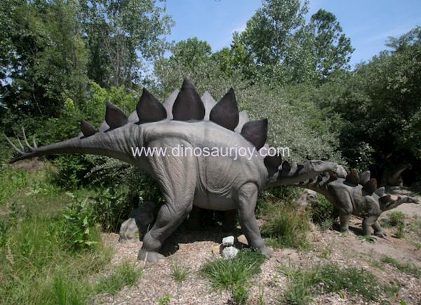 DWD1443-Stegosaurus-with-one-baby DWD1443-Stegosaurus-with-one-baby