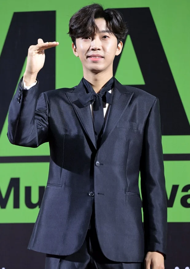 alt - イム・ヨンウン：K-POPの新たな歴史を刻む'英雄時代'の軌跡と次なる伝説