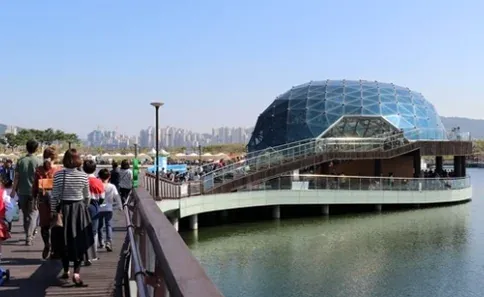 alt:セ宗湖水公園の歴史的なアーカイブビジュアル - 2026年5月、世宗特別自治市で出会うハングルの美学。第629回 世宗大王誕辰記念ガイド