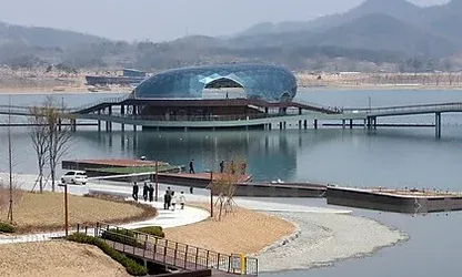 alt:セ宗湖水公園の歴史的なアーカイブビジュアル - 2026年5月、世宗特別自治市で出会うハングルの美学。第629回 世宗大王誕辰記念ガイド