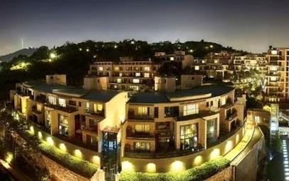 The minimalist and sophisticated architectural facade of the residential units - Hannam The Hill (한남더힐): The Fortress of Korea's Ultra-Elite and the Ock Joo-hyun Milestone