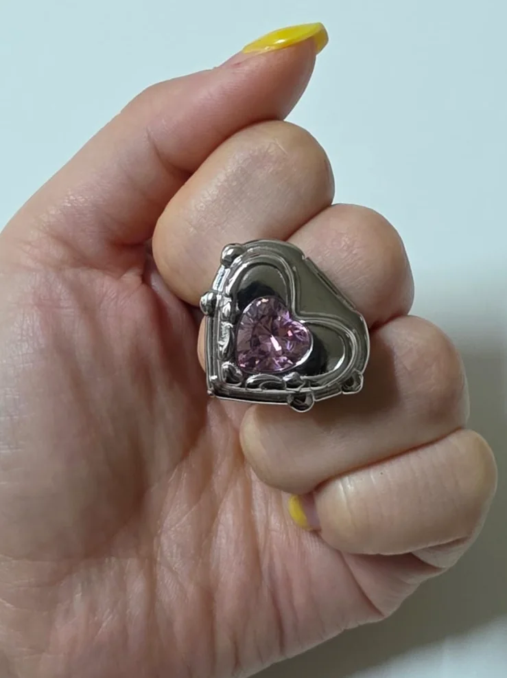 alt - NMIXX着用で話題！大人の魔法少女を叶える「MUUNイボークマジックリング」の魅力に迫る