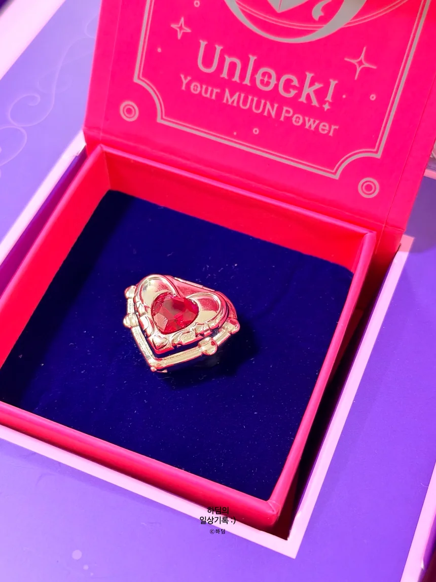 alt - NMIXX着用で話題！大人の魔法少女を叶える「MUUNイボークマジックリング」の魅力に迫る