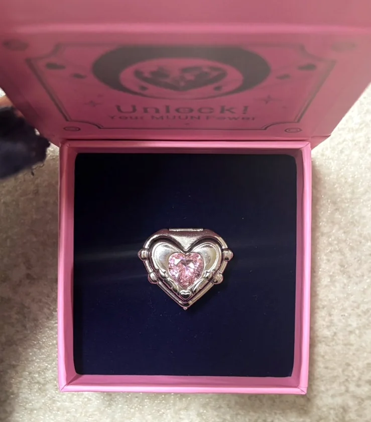 alt - NMIXX着用で話題！大人の魔法少女を叶える「MUUNイボークマジックリング」の魅力に迫る