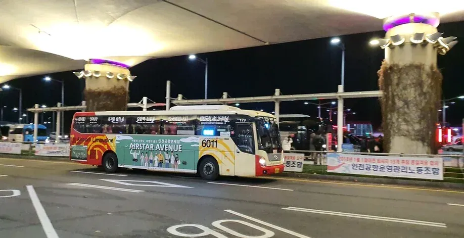alt - Incheon Airport Nocturne: The High-End Late-Night Bus Odyssey