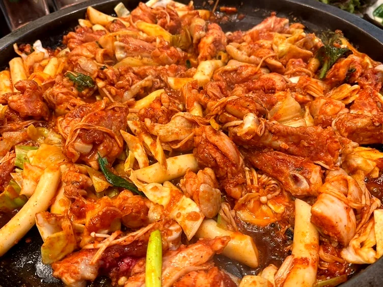 alt - アックジョン・ロデオの伝説を味わう。究極の鶏カルビ専門店『タクロガ』本店完全ガイド