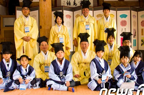 alt:全州韓屋村を練り歩く豪華な遊街行列の再現 - 全州伝統文化研修院：韓屋村の奥深くで出逢う真の韓国美