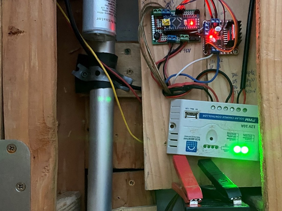 Automatic door และ water controller สำหรับเล้าไก่