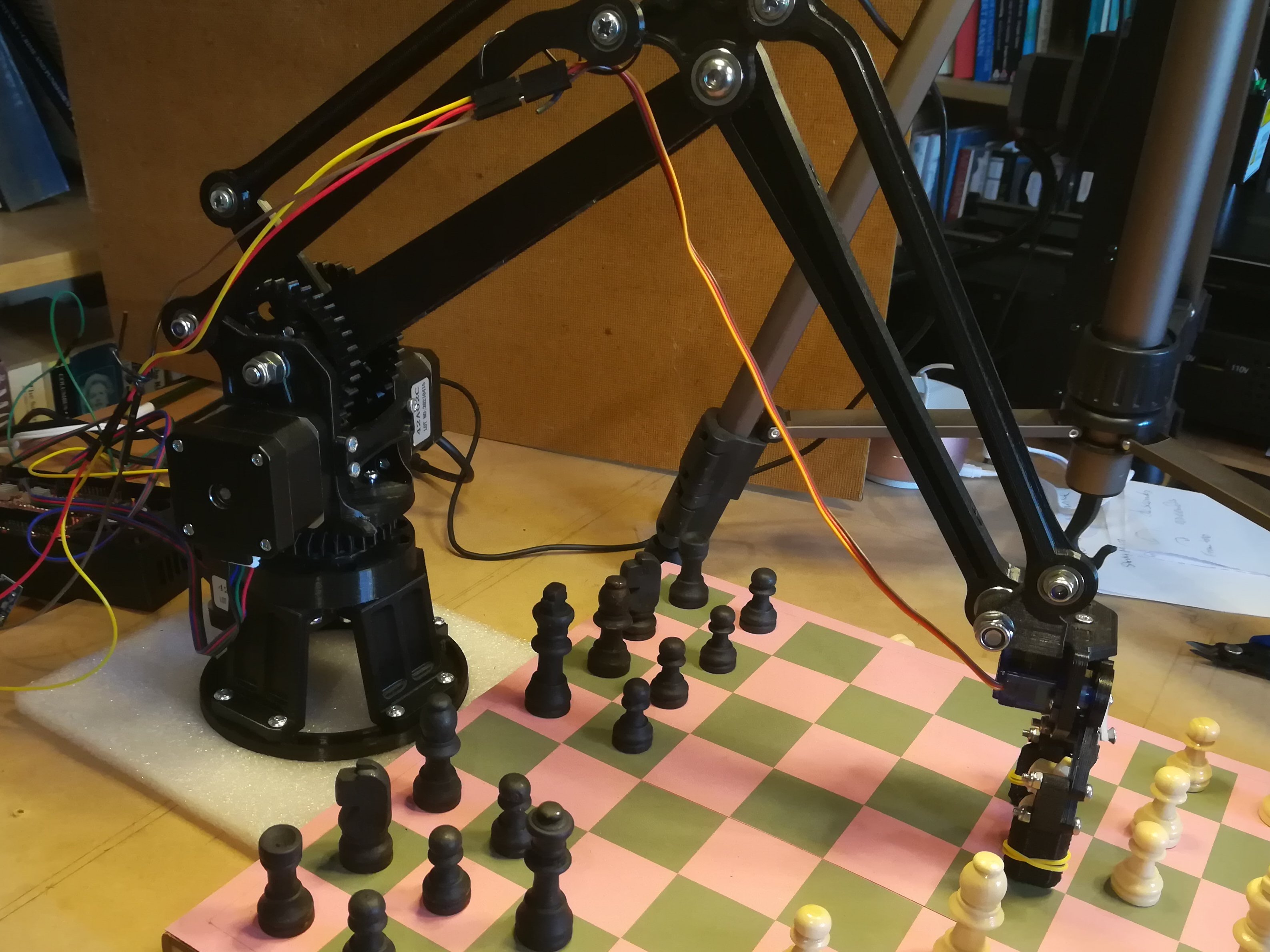 Robot Arm เล่น Chess ที่จะเอาชนะคุณ!