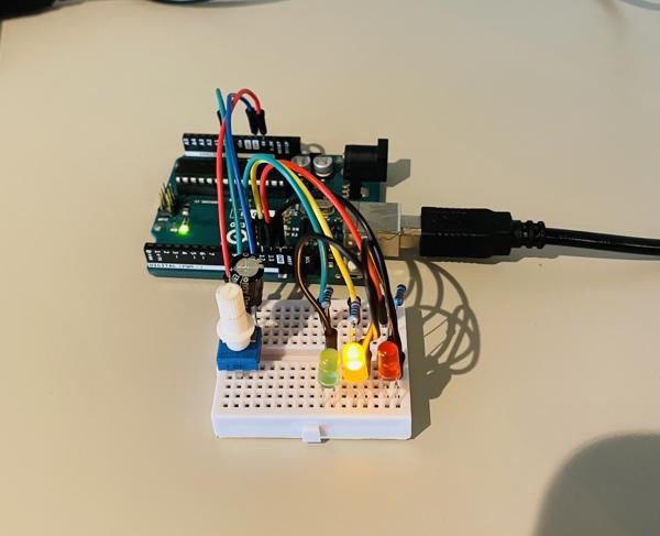 LED Controller โดยใช้ Potentiometer