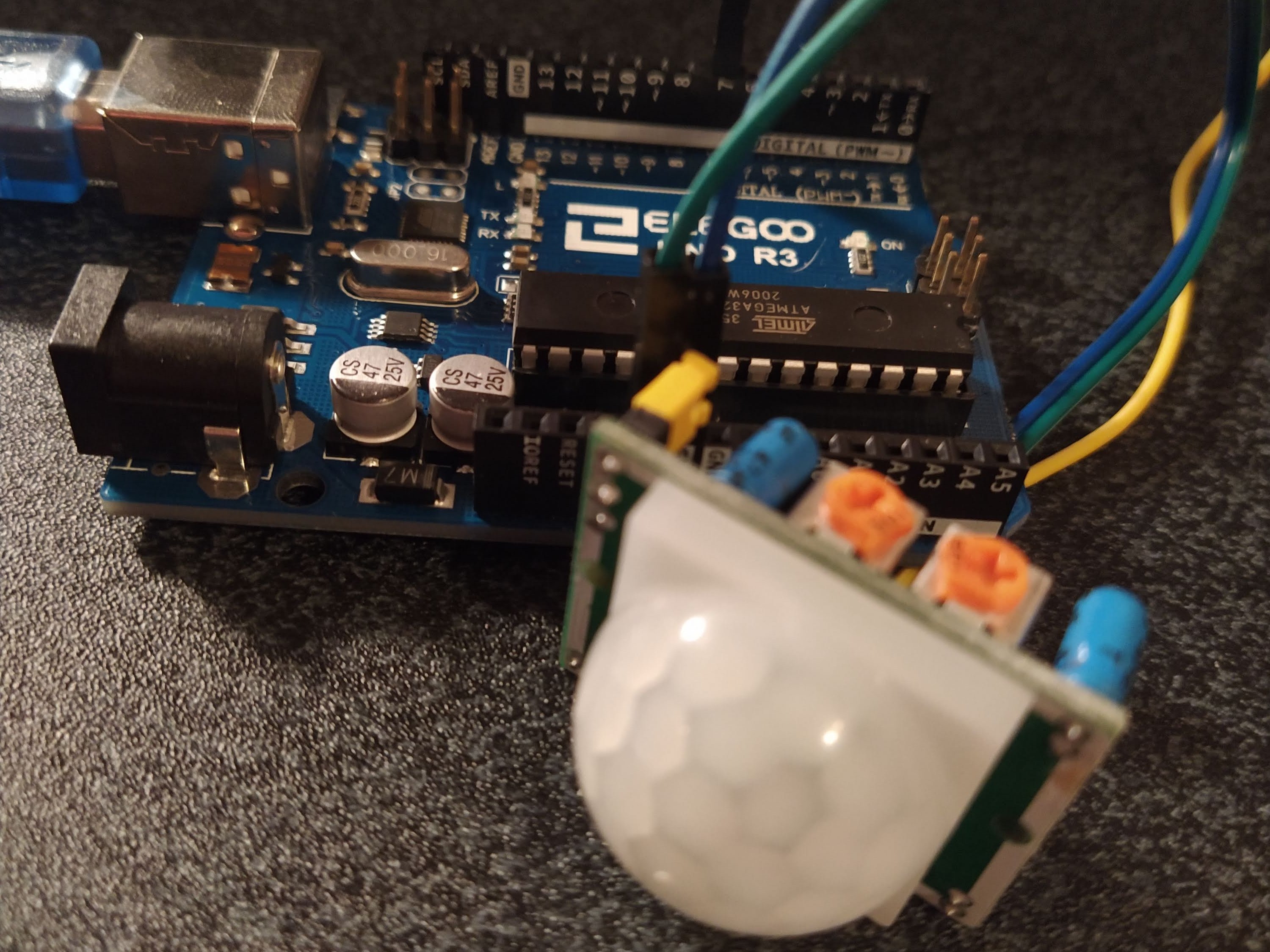 โปรเจกต์ Python + PIR-Sensor + Arduino = Display Privacy ในที่ทำงาน