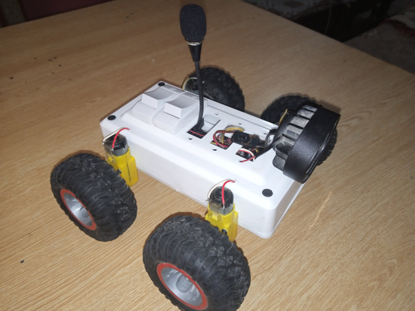 Voice Control Car โดยใช้ Arduino และ Voice Recognition Mod
