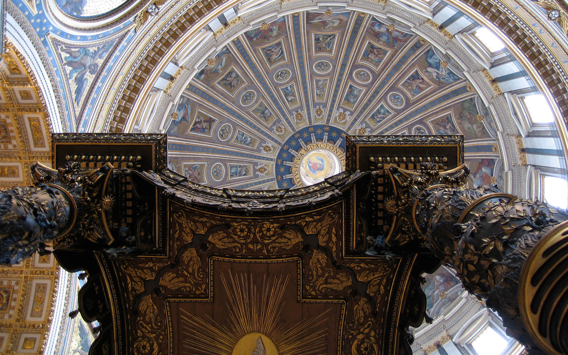 罗马圣彼得大教堂的圆形穹顶高清壁纸