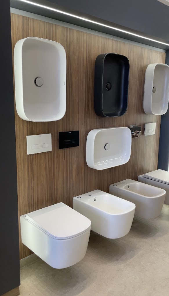 Showroom Cove Stone Casablanca — entrée Kludi