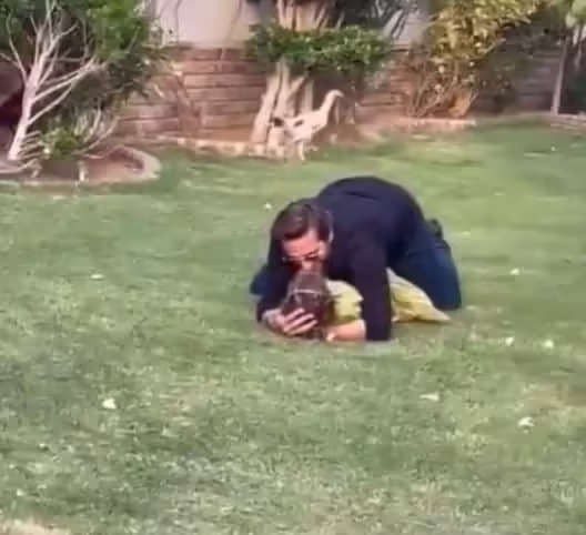 Shahid Afridi’s Heartwarming Video With Daughter Wins Internet