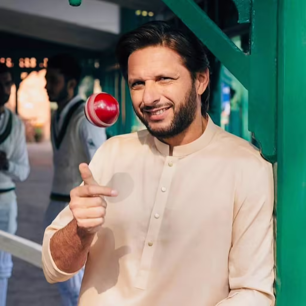 Shahid Afridi’s Heartwarming Video With Daughter Wins Internet