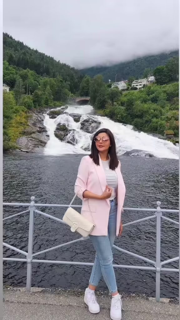 Nida Yasir And Yasir Nawaz In Norway For Vacations