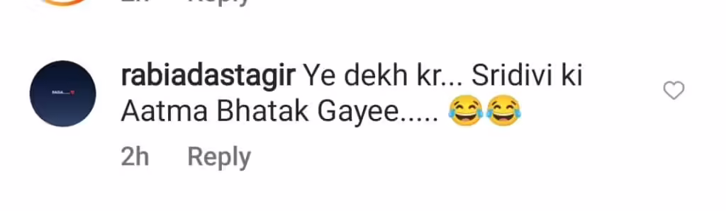 Hira Mani Invites Public Wrath After Posting Saree Pictures In Rain