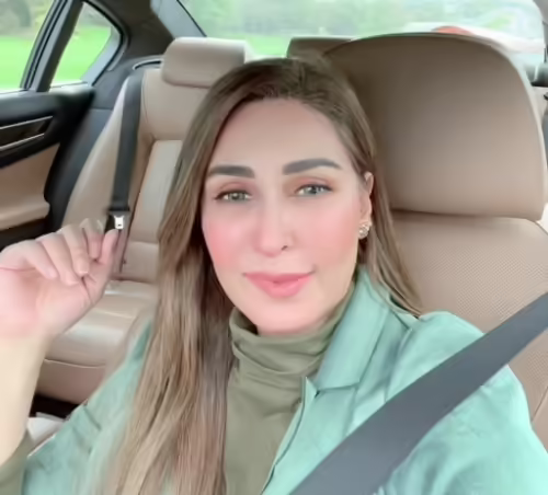 Unseen Photos Of Reema Khan With Family & Friends