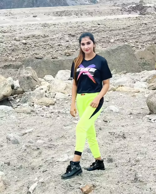 Hassan Ali's Family Pictures
