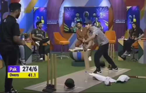 Heavy Criticism on Maaz Safder For Teaching Cricket To Pakistan Team