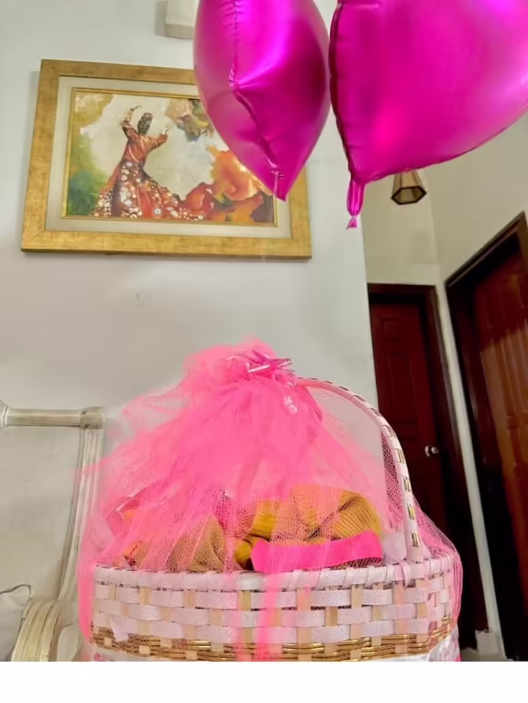 'Khala' Mawra Hocane shares adorable picture with niece