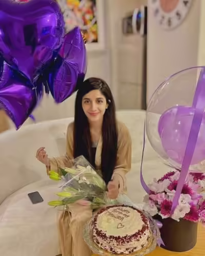 Actress Mawra Hocane celebrates birthday with family