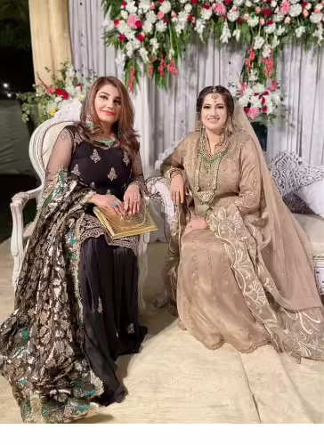 Javeria Saud looks like royalty at a family wedding