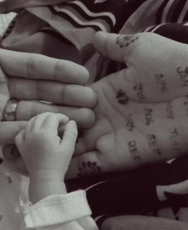 Anum Fayyaz's daughter's pictures 