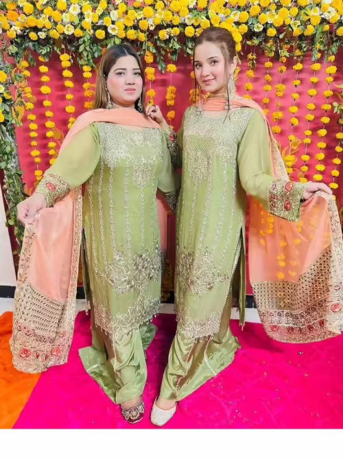 TikTok star Rabeeca Khan and her mom steal the show with their beautiful twinning outfits