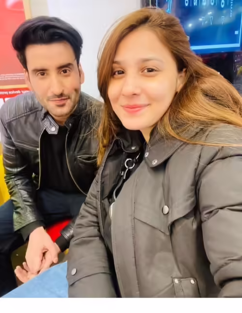 Hina Altaf and Agha Ali unseen pictures from vacation in London