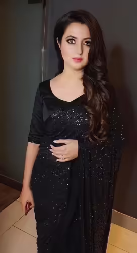 Gorgeous Sara Bharwana New Pictures With Husband