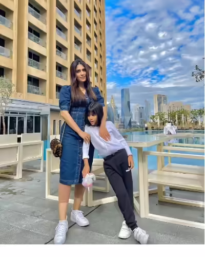 Ayeza Khan is enjoying her vacation with ‘favourite people in favourite place’, see photo