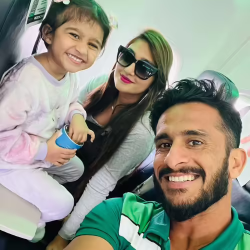 Hassan Ali Visits Taj Mahal With Family
