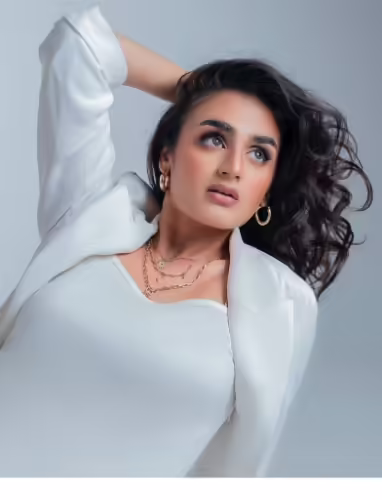 Hira Mani faces backlash for birthday photoshoot