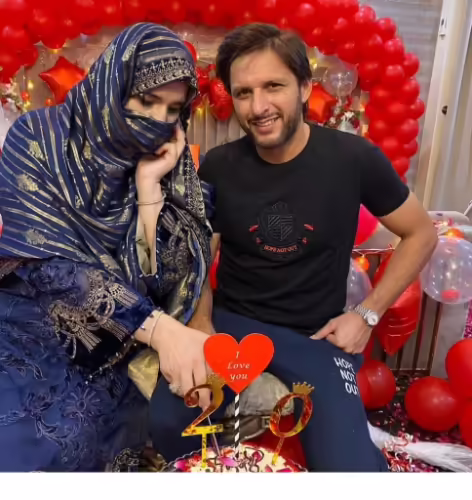 Shahid Afridi looked dapper as groom at his wedding with Nadia Afridi. Check out throwback pics
