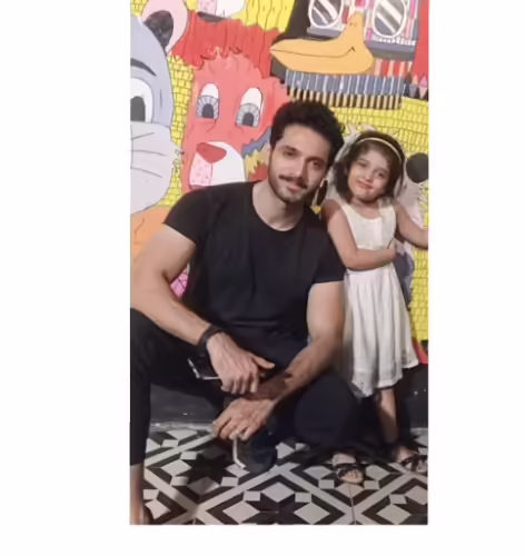 Tere Bin actor Wahaj Ali's wife Sana Farooq resembles Yumna Zaidi in every way