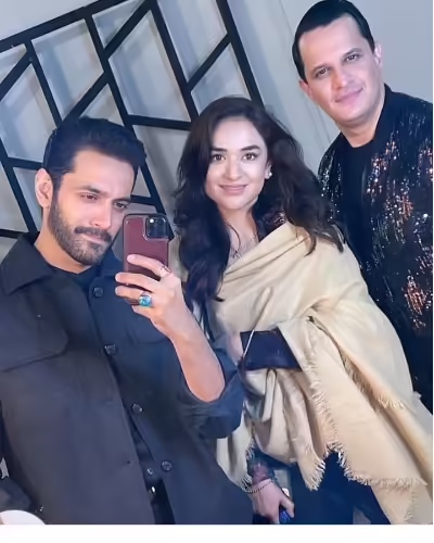 Tere Bin actor Wahaj Ali's wife Sana Farooq resembles Yumna Zaidi in every way