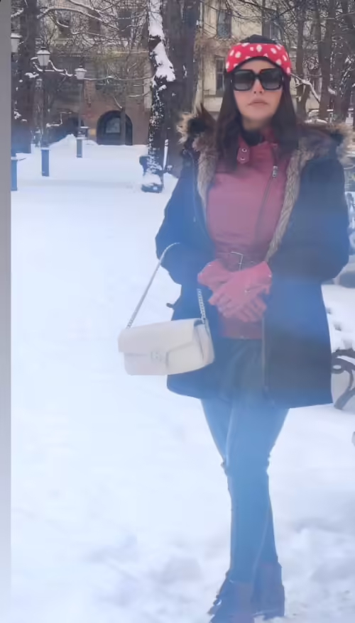 Nida Yasir & Yasir Nawaz Enjoying Snowfall in Finland