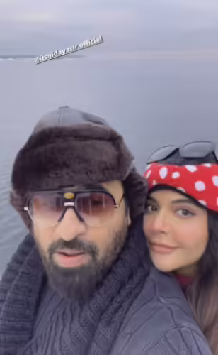 Nida Yasir & Yasir Nawaz Enjoying Christmas Happenings In Finland