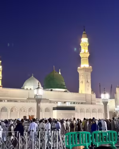 Areeba Habib Performs Umrah