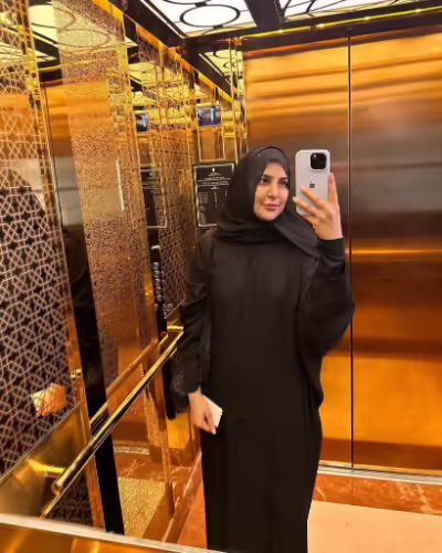 Areeba Habib Performs Umrah