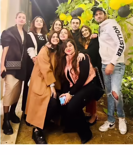 Dananeer Mobeen celebrates birthday with celebrity friends